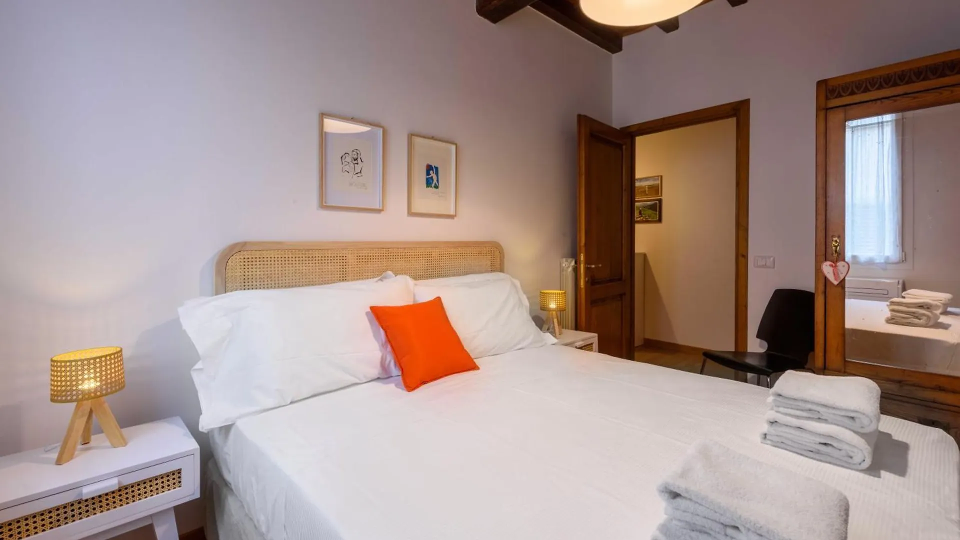 Apartment L'Angolo Dell'Arte By Mmega Florence Italy